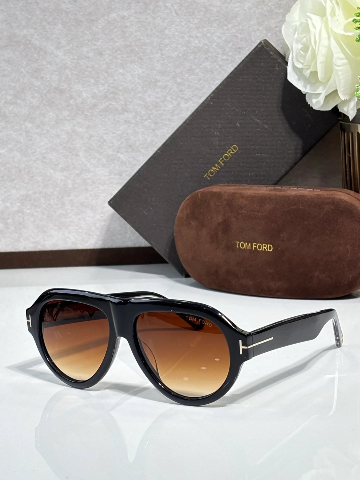 Fashion hot 9 color sunglasses 012101