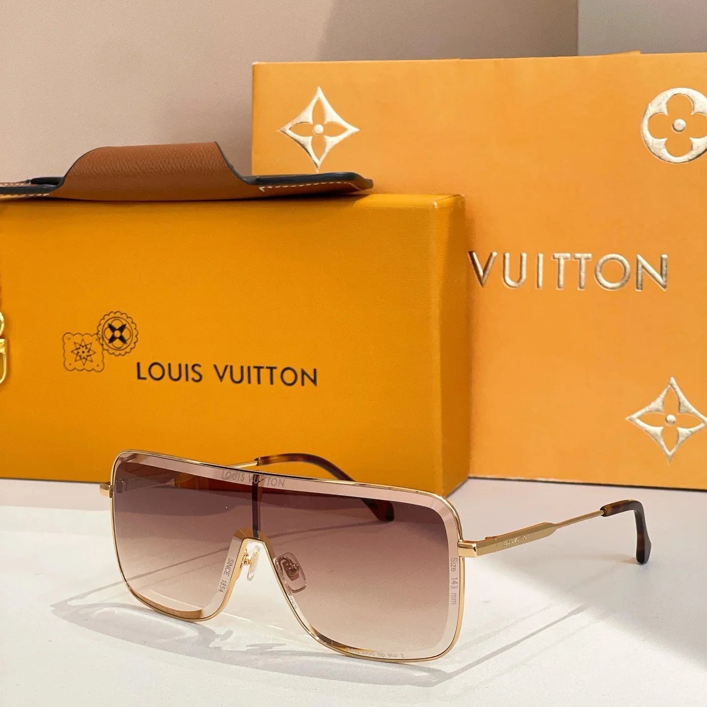 Fashion hot 8 color sunglasses 120801