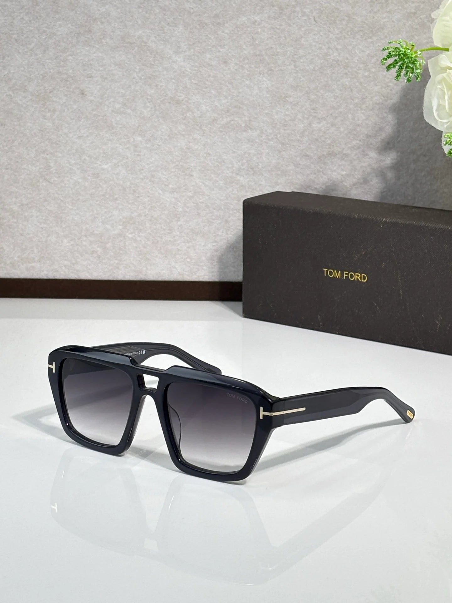 Fashion hot 6 color sunglasses 012102