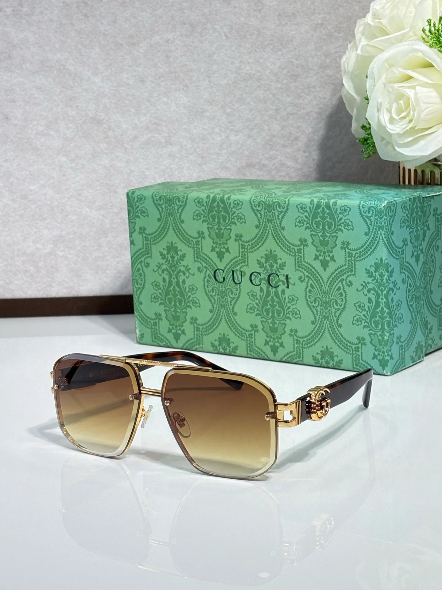 Fashion hot 7 color sunglasses 1596