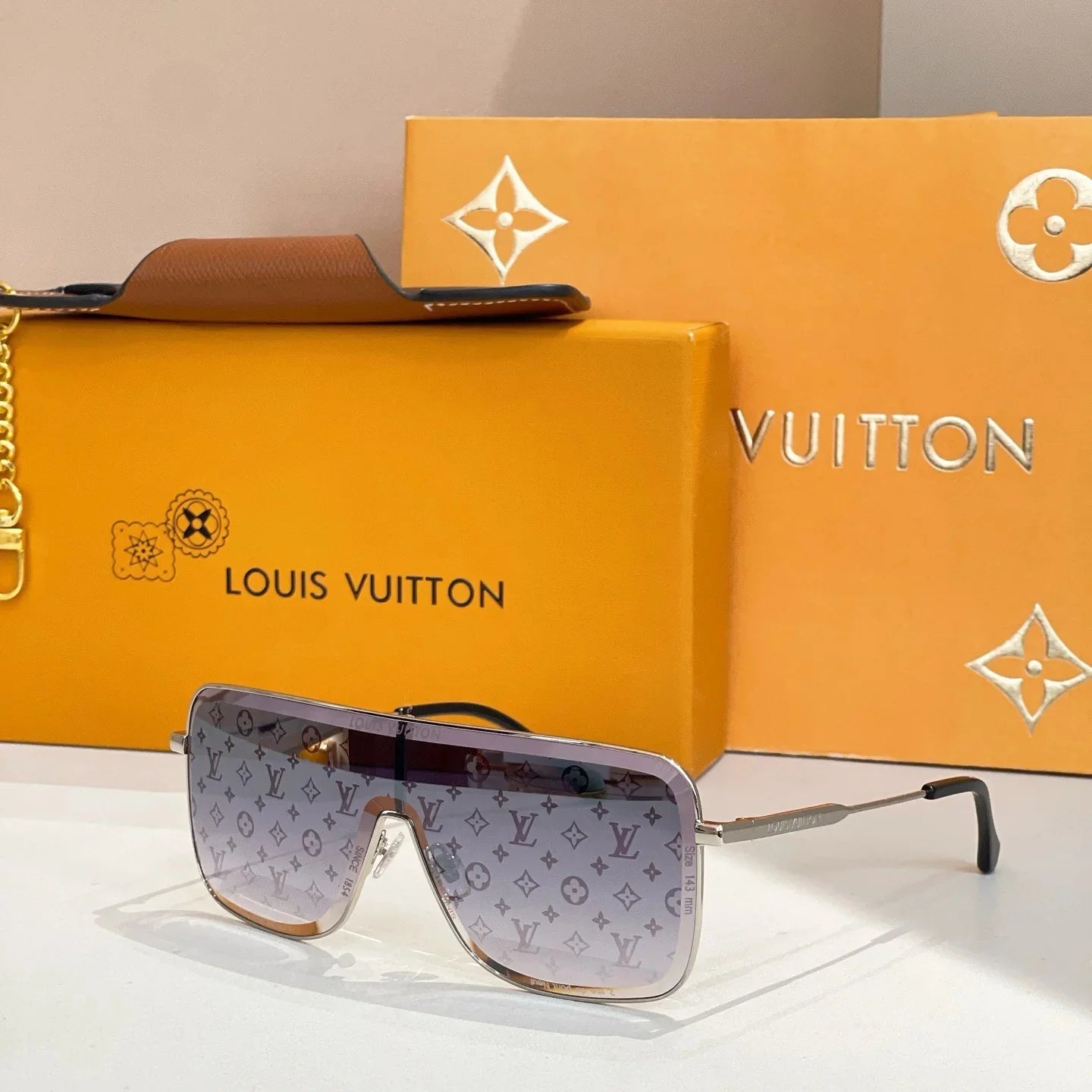 Fashion hot 8 color sunglasses 120801